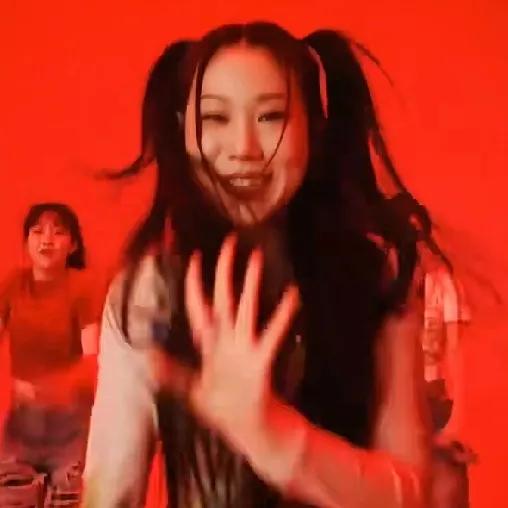 热闹了半天，小沈阳女儿沈佳润的出道单曲连榜单都进入，成绩糟糕。有人之前还夸她，