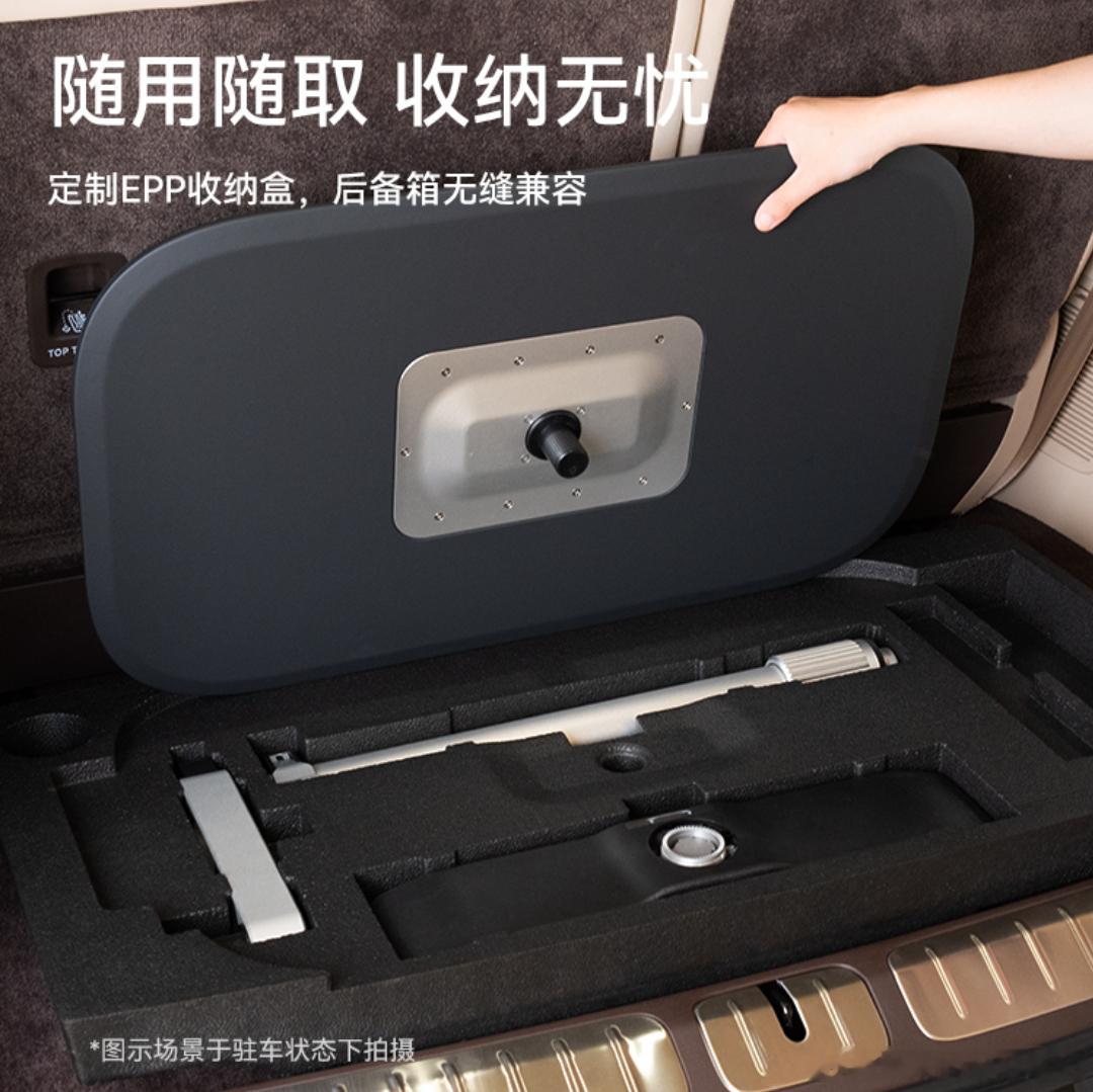 看了下二排的桌子售价2980元，价格稍微有点贵，但是可以兼容放在后备箱的下隔层，