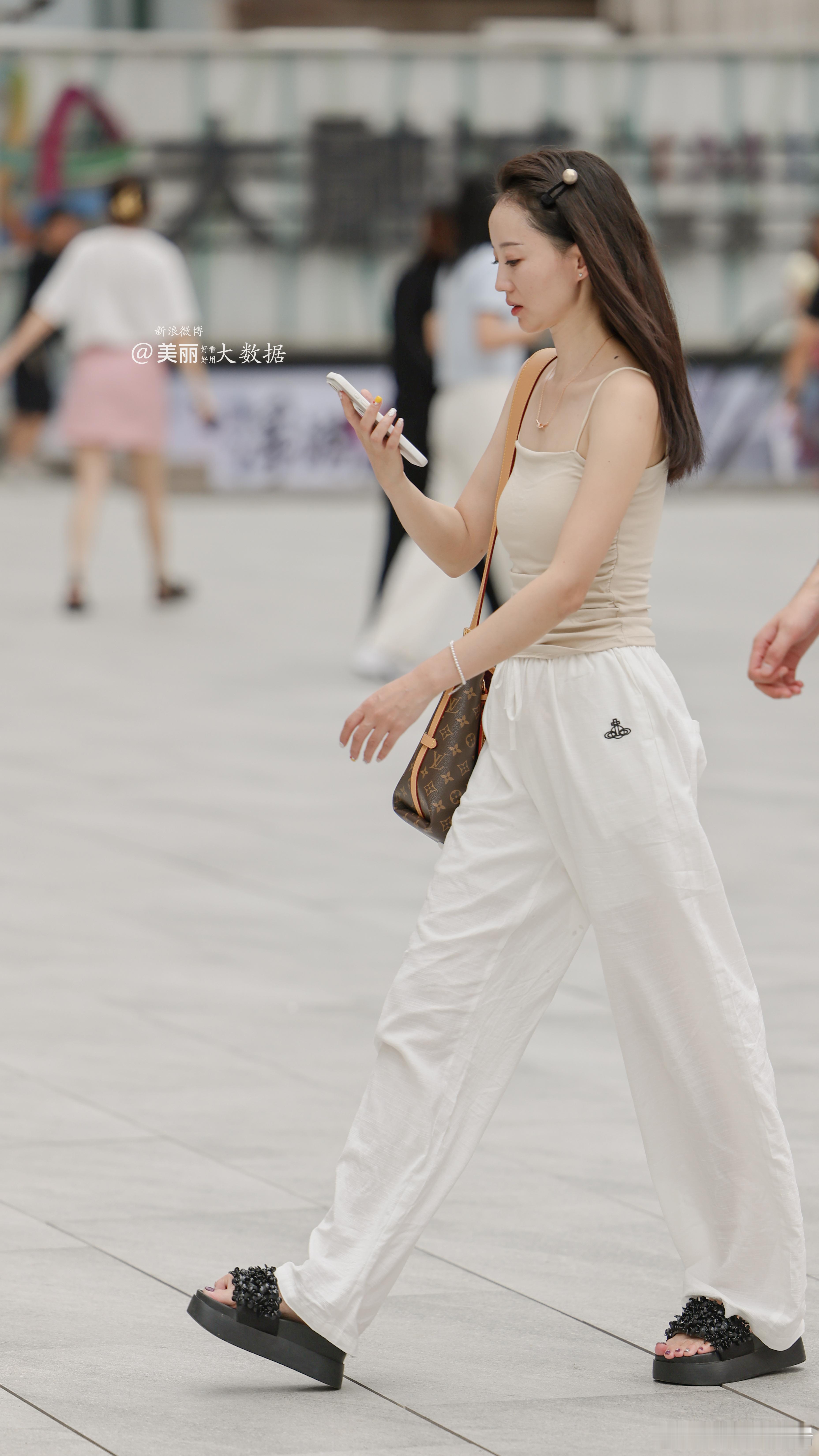 干净清爽。。​​​