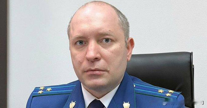 俄方任命的卢甘斯克副检察长基里尔·格列科夫被发现挂在房梁上，早已气绝。他是俄罗斯