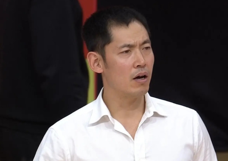 张庆鹏措手不及！近期，CBA三支球队的主教练发生变化，其中张庆鹏加入北控男篮，