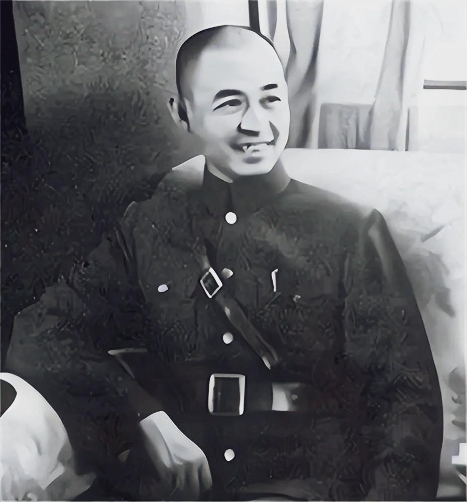 张自忠战死时，身边的随从马孝堂被日军一刀砍中脖子，他忍着剧痛滚进旁边的沟里，日军