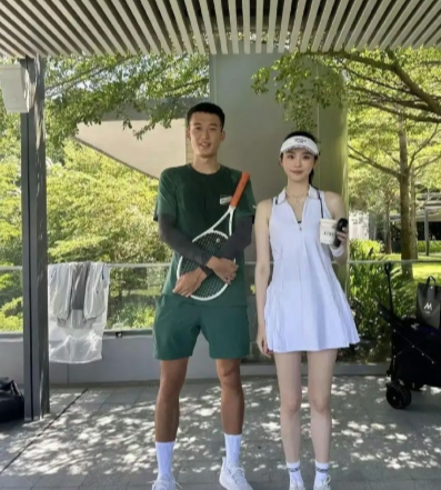 电视上看着一般般，真人巨漂亮。​​​