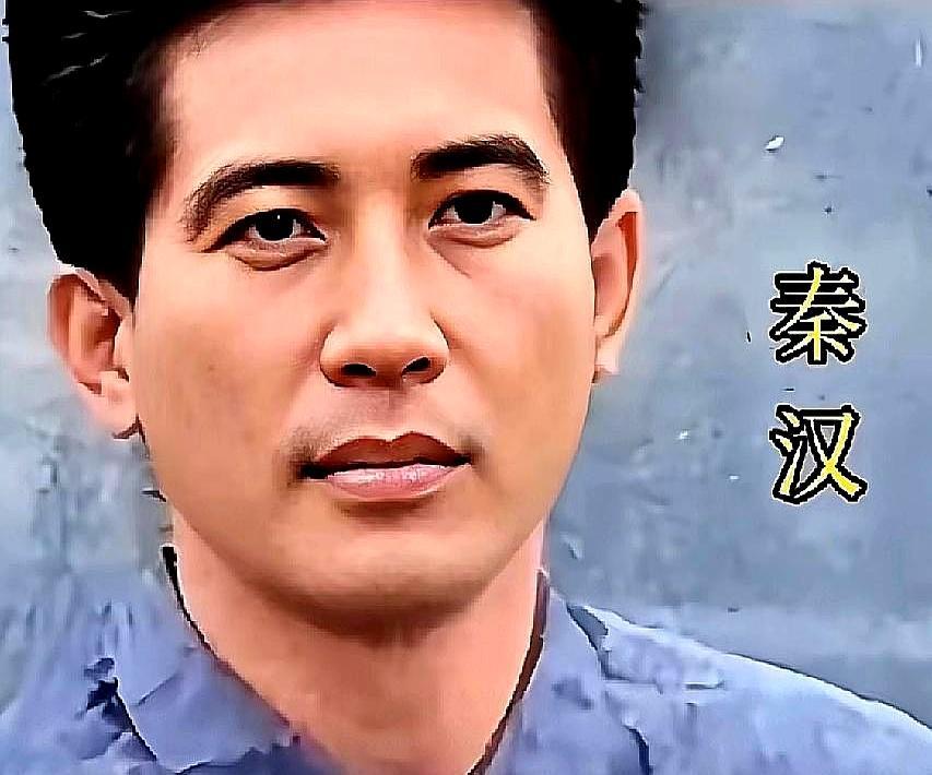 有人把青筋憋到爆炸，有人靠弹烟灰的动作要人命。你敢信，就这三个男人，死死捏住了九