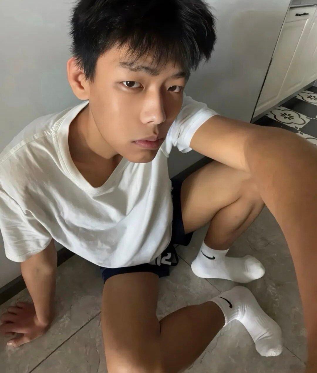 可爱的弟弟谁不喜欢呢体育生