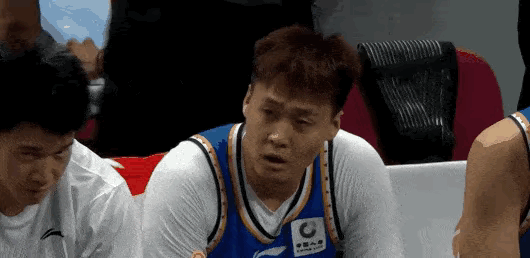 赵睿一结束比赛后立即跑到社交平台去点赞北京球迷让他滚的帖子！北京球迷被赵睿今晚的