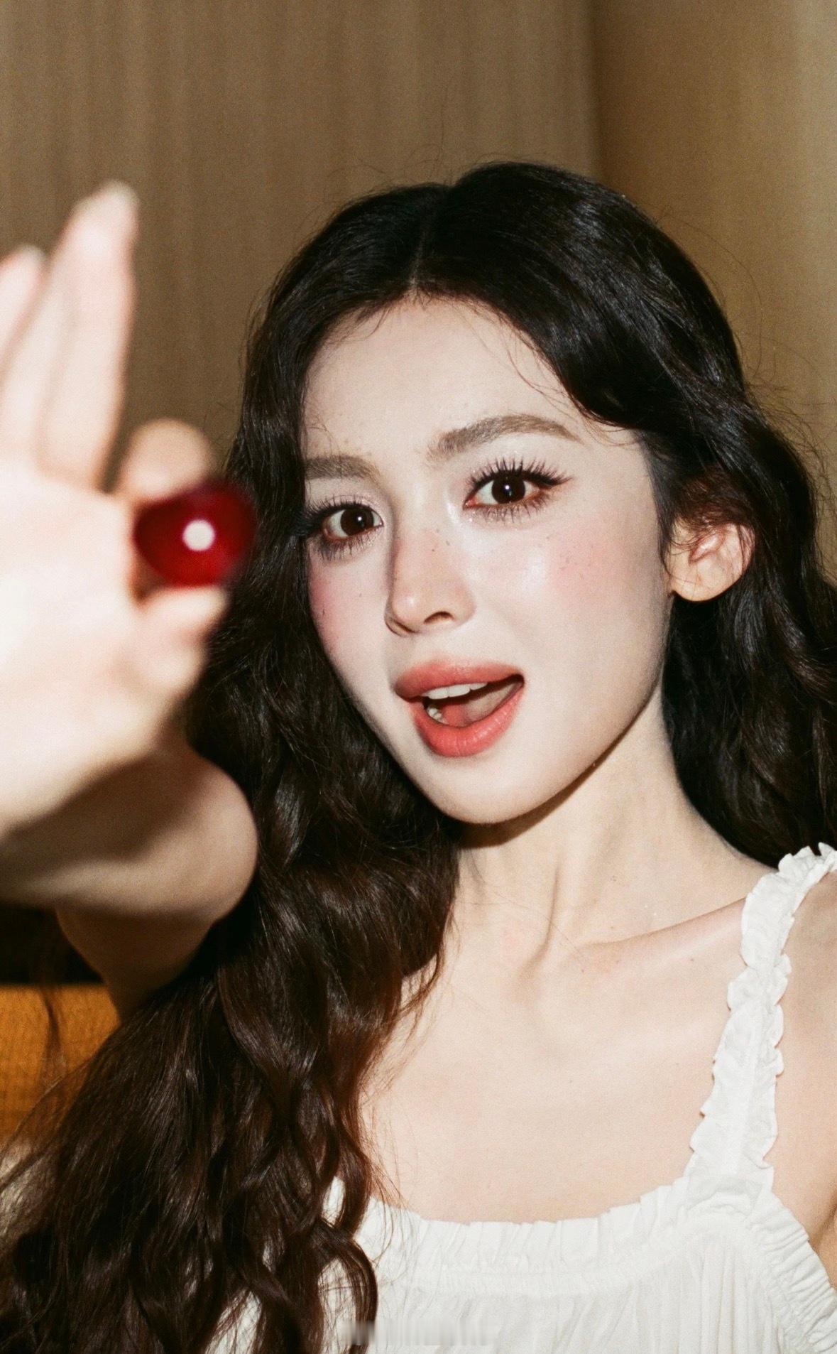 我勒个内娱颜永一又发力了！娜扎胶片风好嫩的一张脸，美貌就是第一生产力！！