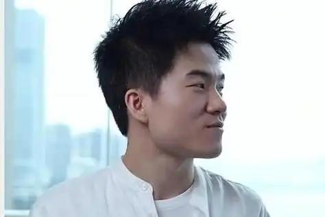 董宇辉离开东方甄选后有何影响2024年7月，董宇辉的离职宛如一颗重磅炸弹，在