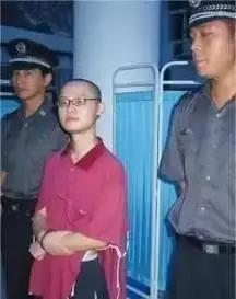 “是她背叛了我！”25岁的女教师陆灿昱被自己的学生杀害。2004年11月2日