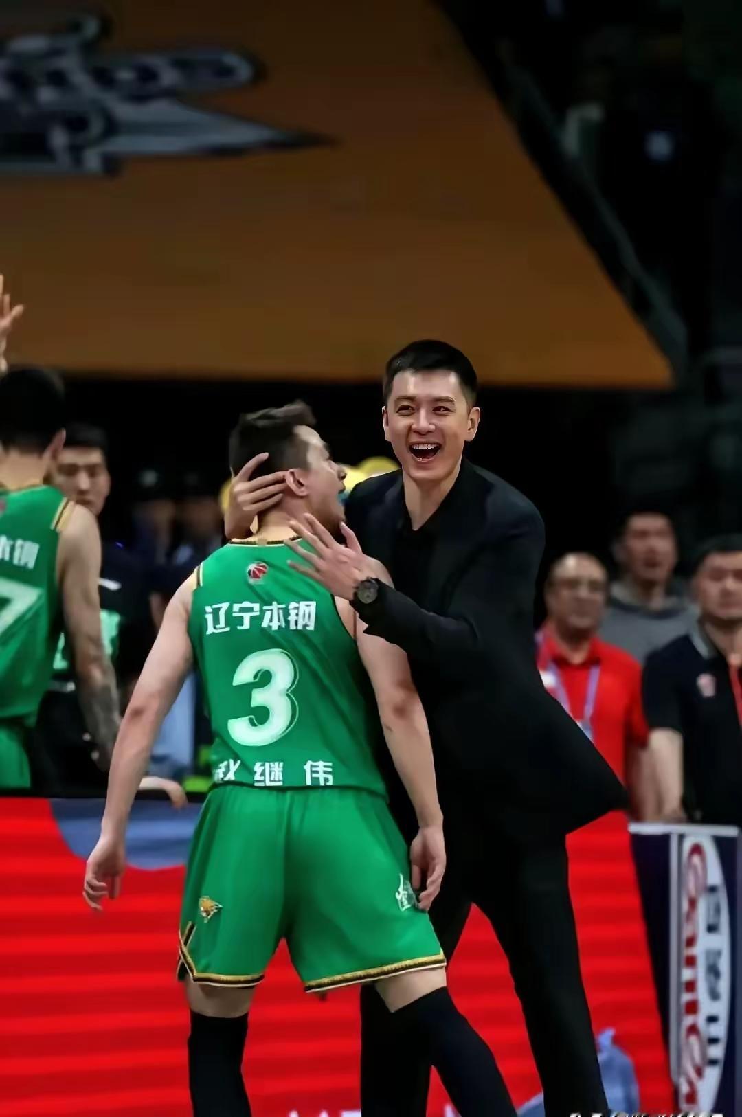 久旱逢雨露！辽宁队主场迎战新疆队的比赛刚刚结束，最终辽宁队以82比75战胜了新疆