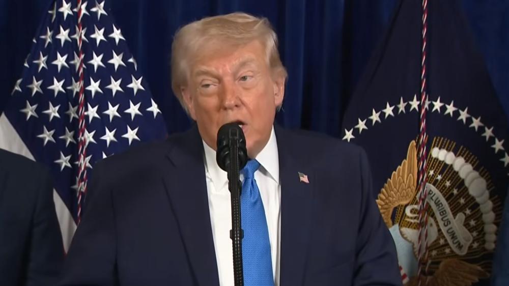 这一次中国真的不能再惯着特朗普的任性了，干脆让他自己去折腾吧，喜欢卖台武器就让他