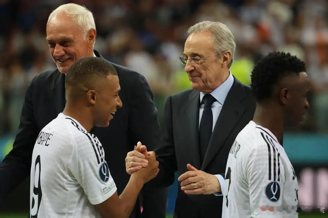 皇马连续两季四大皆空，根本问题在弗洛伦蒂诺，巨星引援严重畸形。2026年足坛两大