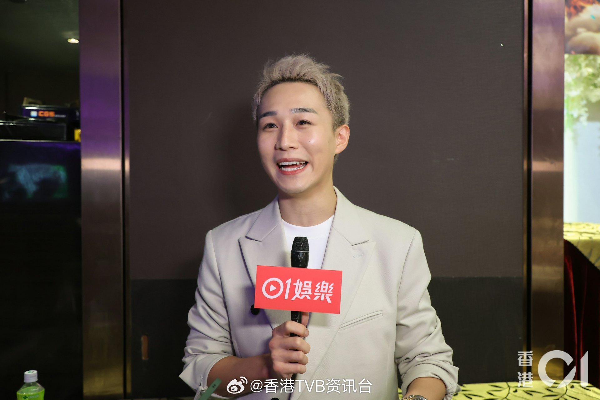 警是个大佬｜容天佑金发造型代价惨重，首次演绎内敛反派：十分考验演技TVB新剧《警