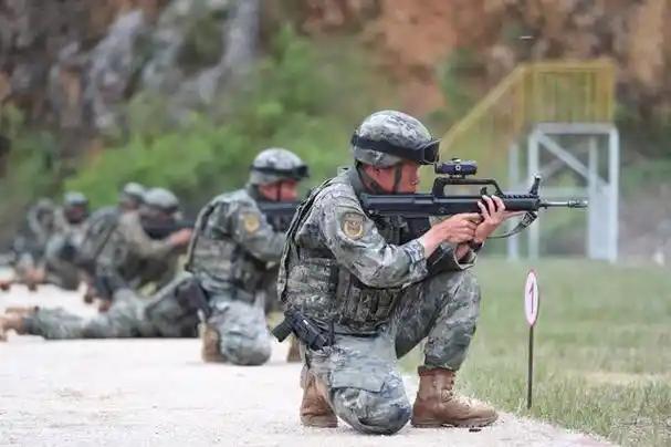 打靶打得好究竟是为了什么？以前我担任指导员时，有一天全连官兵在靶场参加实弹射