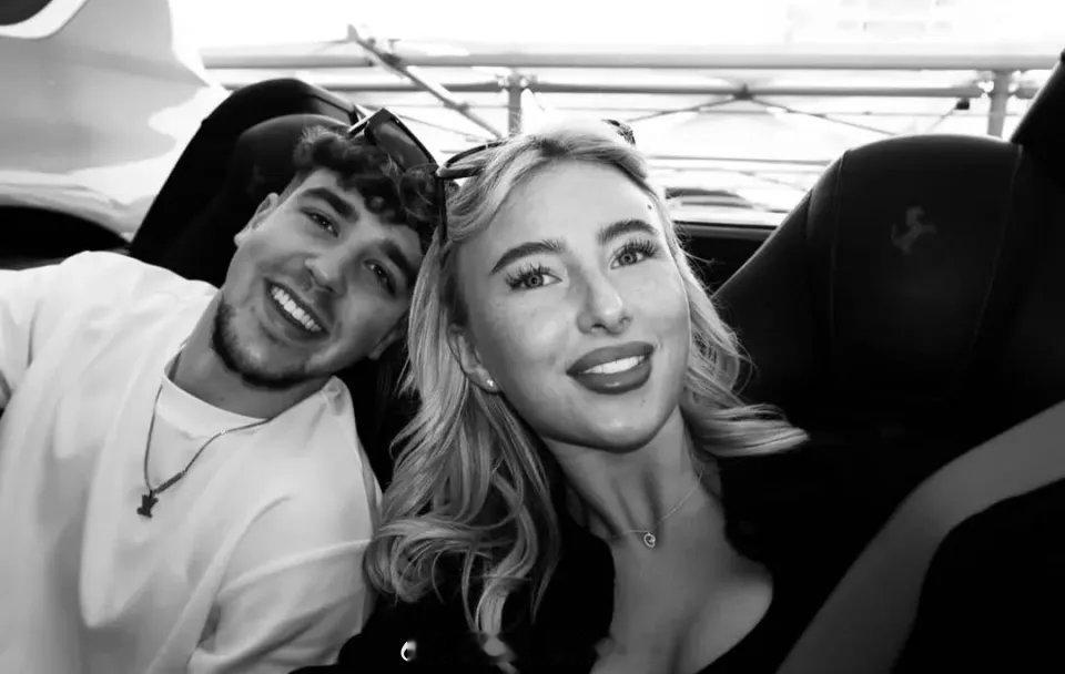 【足坛趣事：主帅是我未来岳父】“好小子，你连主帅女儿也敢泡呀！”。效力英冠谢菲联