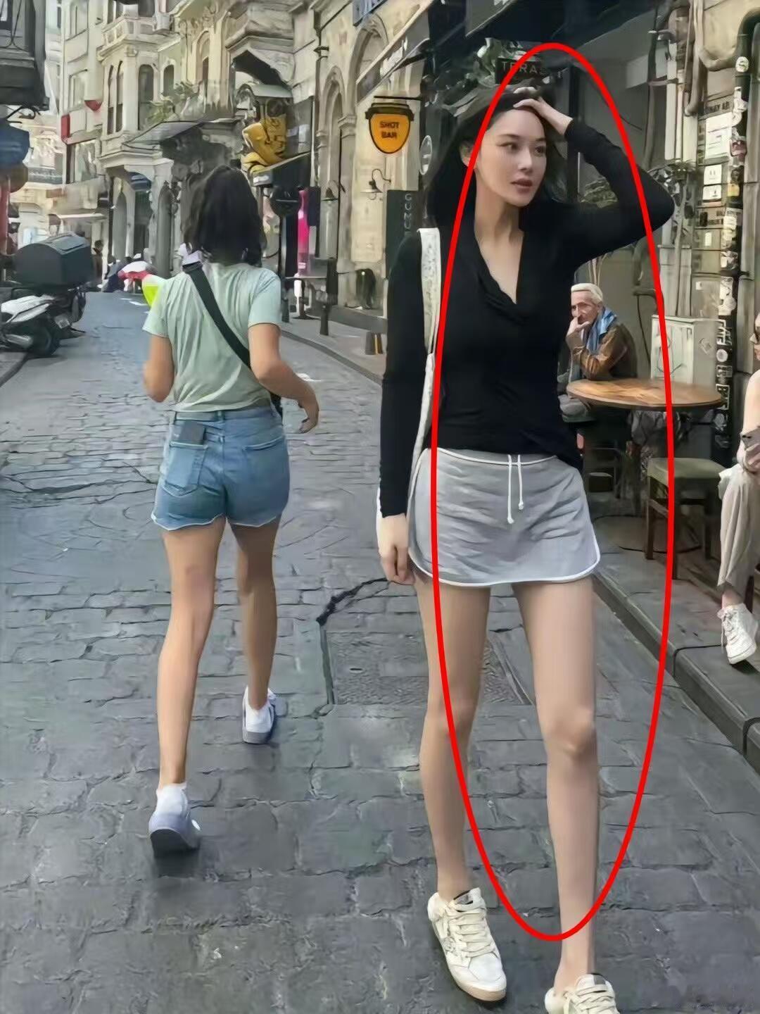 路人偶遇的张馨予竟然长这样…张馨予真的好漂亮啊，皮肤状态也太好了，发量还这么多羡