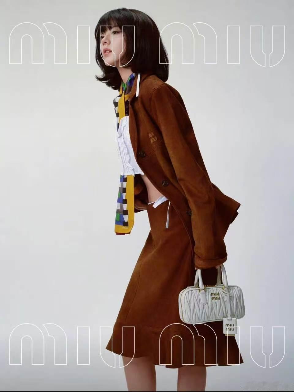 赵今麦复古摩登短发赵今麦利落短发造型此女每次新造型都能亮我一眼！赵今麦