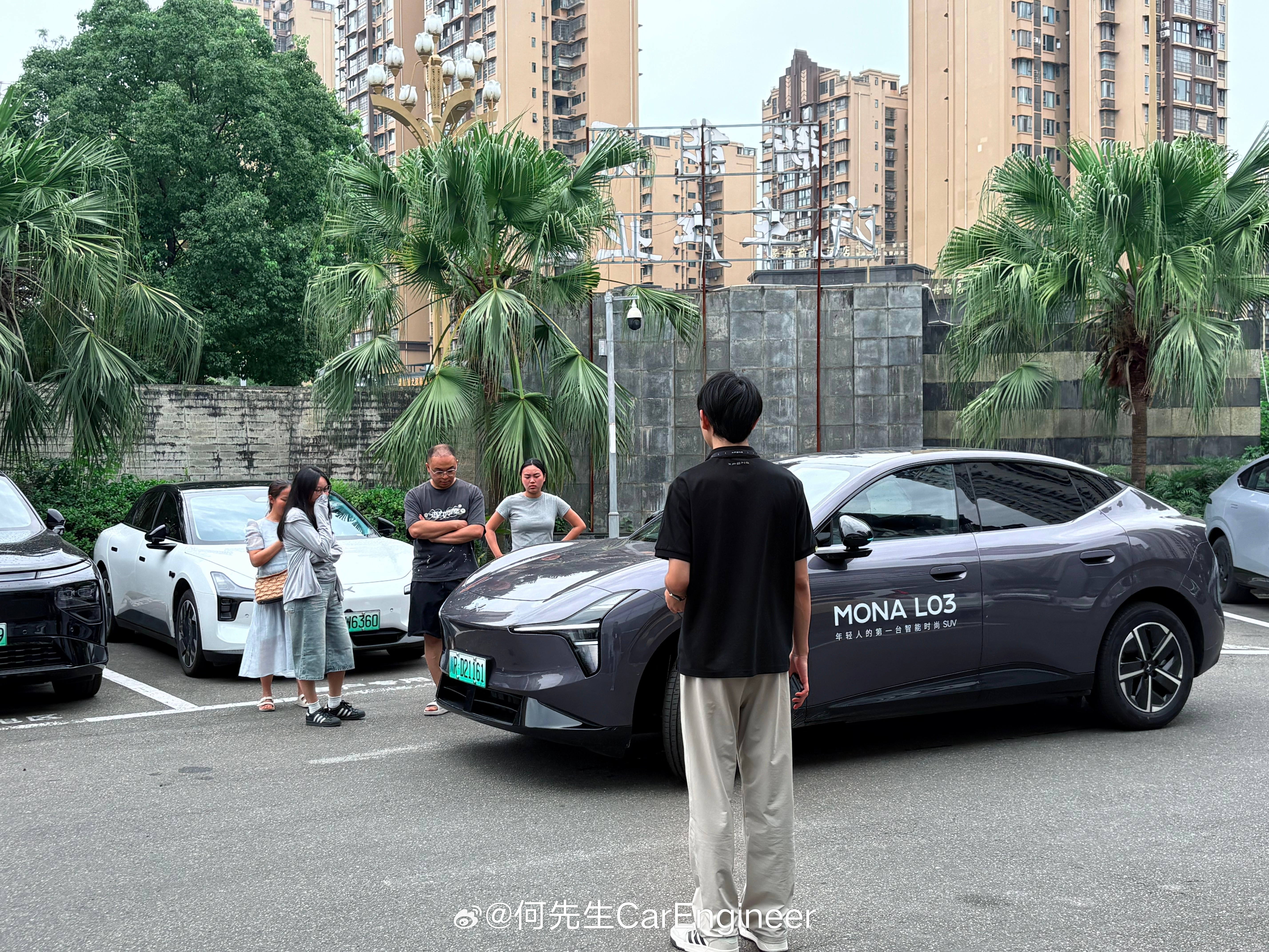 周末带一个朋友去看了看MONAL03，她预算只有15万，而且不能超，我先带她看L