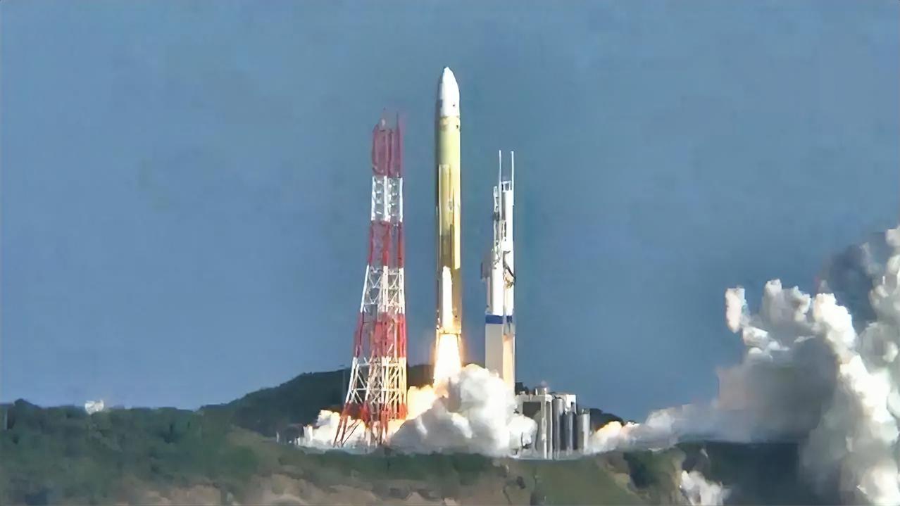 突发特讯！直播中断，全球围观，日本向世界通告：日本火箭发射再失败，抛物线坠下云端