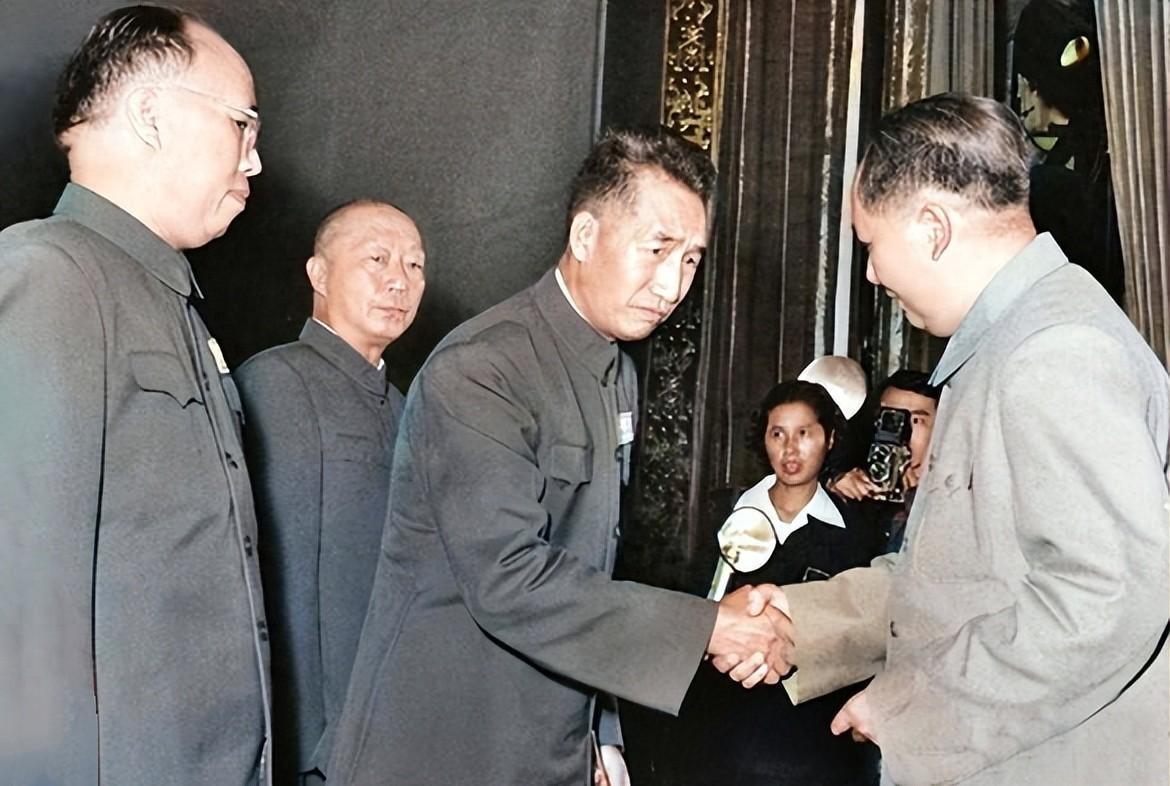 抗战时期徐向前制定出奇特指挥配置，上级领导为何全部被有意分派离开指挥岗位？19