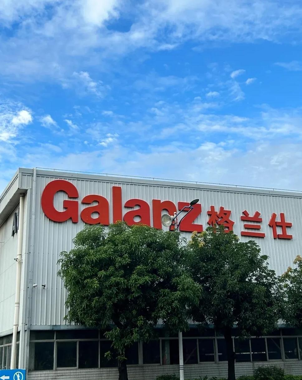 顺德的工业经济不能全放在一个篮子里。前两天有一个外地来的朋友过来顺德这边玩。