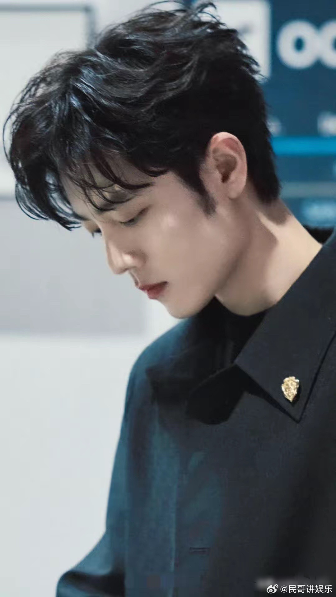 都说影视寒冬顶流也难肖战倒好杀青才一个月又进新组《小城良方》他减重15斤蹲医院实