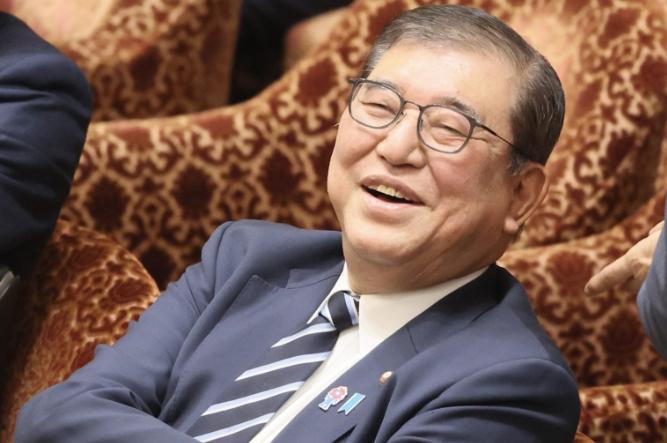 日本为何总要赌国运侵华，很多人以为是军国主义。错了！真相是，日本前首相石破茂亲口