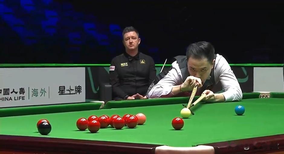 肖国栋、周跃龙双双告捷！携手挺进16强。2026斯诺克世界大奖赛，在香港启德体