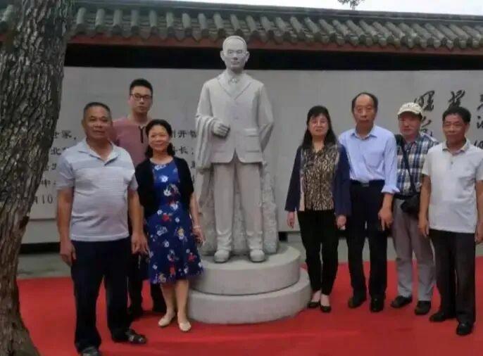 《沉默的荣耀》：走上刑场的吴石永远不知，他死后，妻子坐牢，四个儿女，老大学经济，