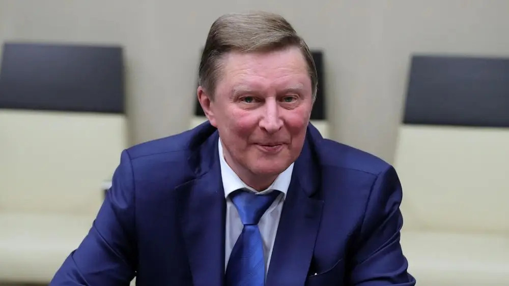 【#普京免去伊万诺夫职务#】据央视新闻消息，当地时间2月4日，俄罗斯总统普京签