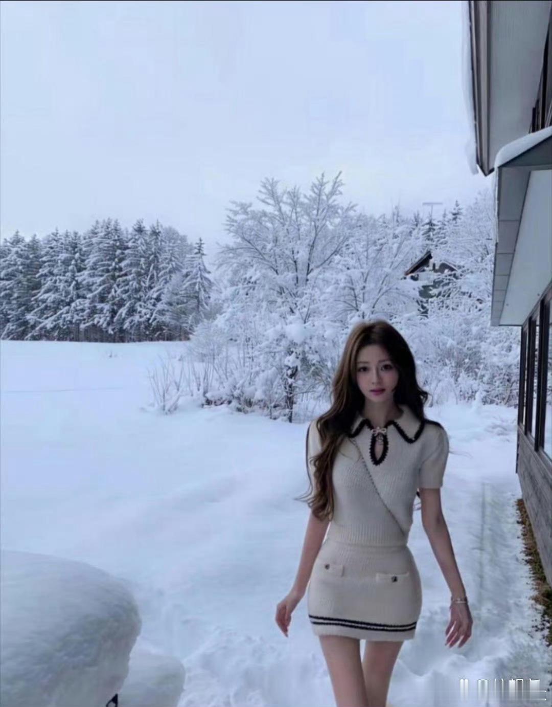 王思聪现在‎这个女朋⁠友，‌颜值是真能⁠打‍。​​​