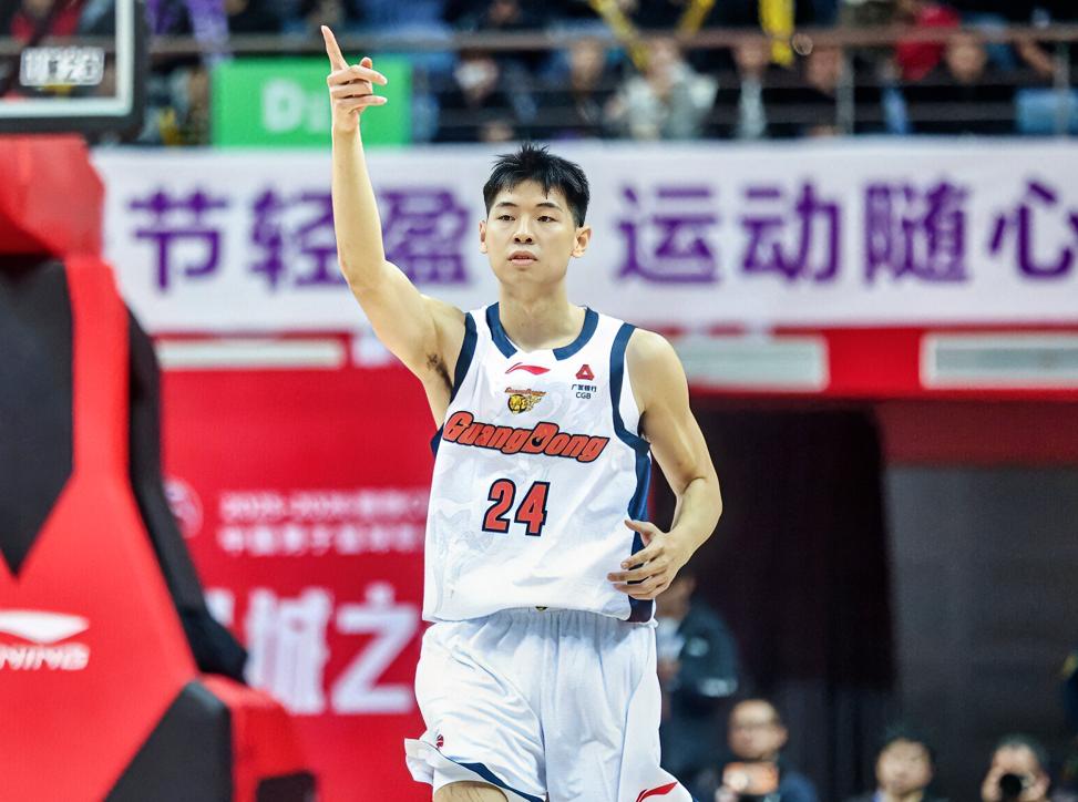 徐杰：崔哥，怎么感觉广东最近这几场被绝杀都是你在防最后一防，不会打没自信了吧？