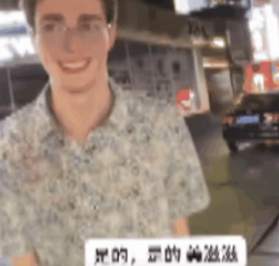 近日，有网友曝光一名来我国旅游的意大利中年男子洋洋得意地向他炫耀称：“自己从没有