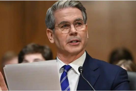 25日晚，美国财政部长贝森特在CNBC的采访中，给近期的中美经贸关系吹了阵暖风。