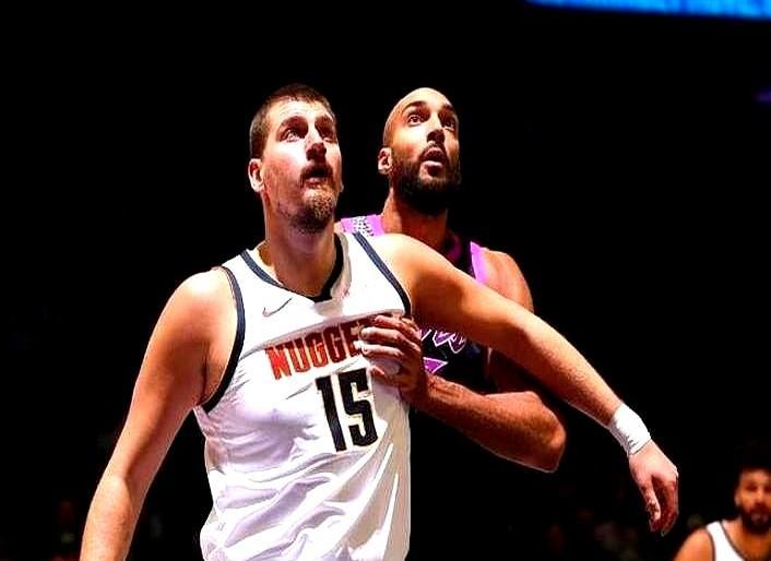 **钩子句**：为了夺冠，他们做了笔最像拆家的交易。去年，掘金是被自己替补席抽