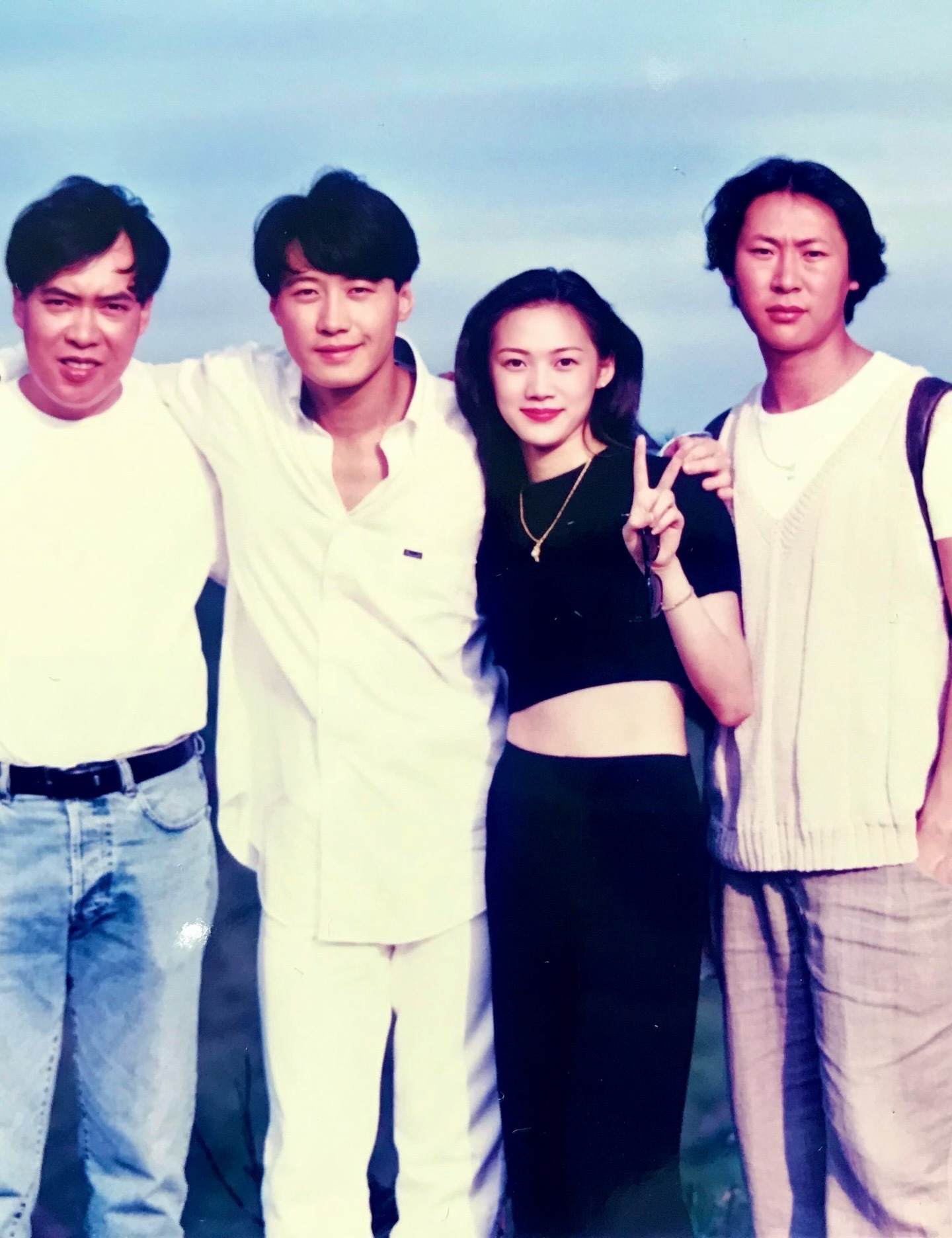 曾经当过记者的朱庭萱发文分享与黎明的回忆跟旧合照，夸赞黎明为人很好朱庭萱：94年