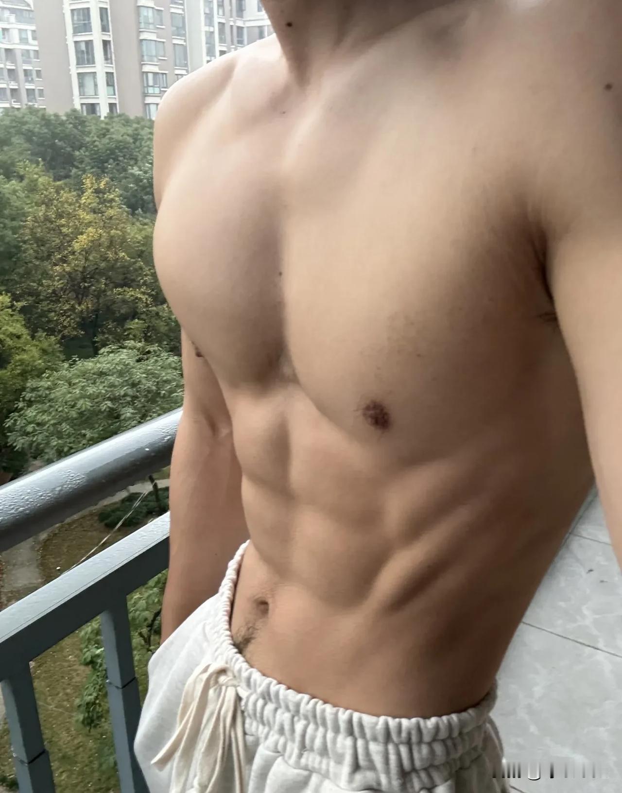 如果可以重新选一次老公，你会选什么样的？我先来。家里的男人个子不高，重新