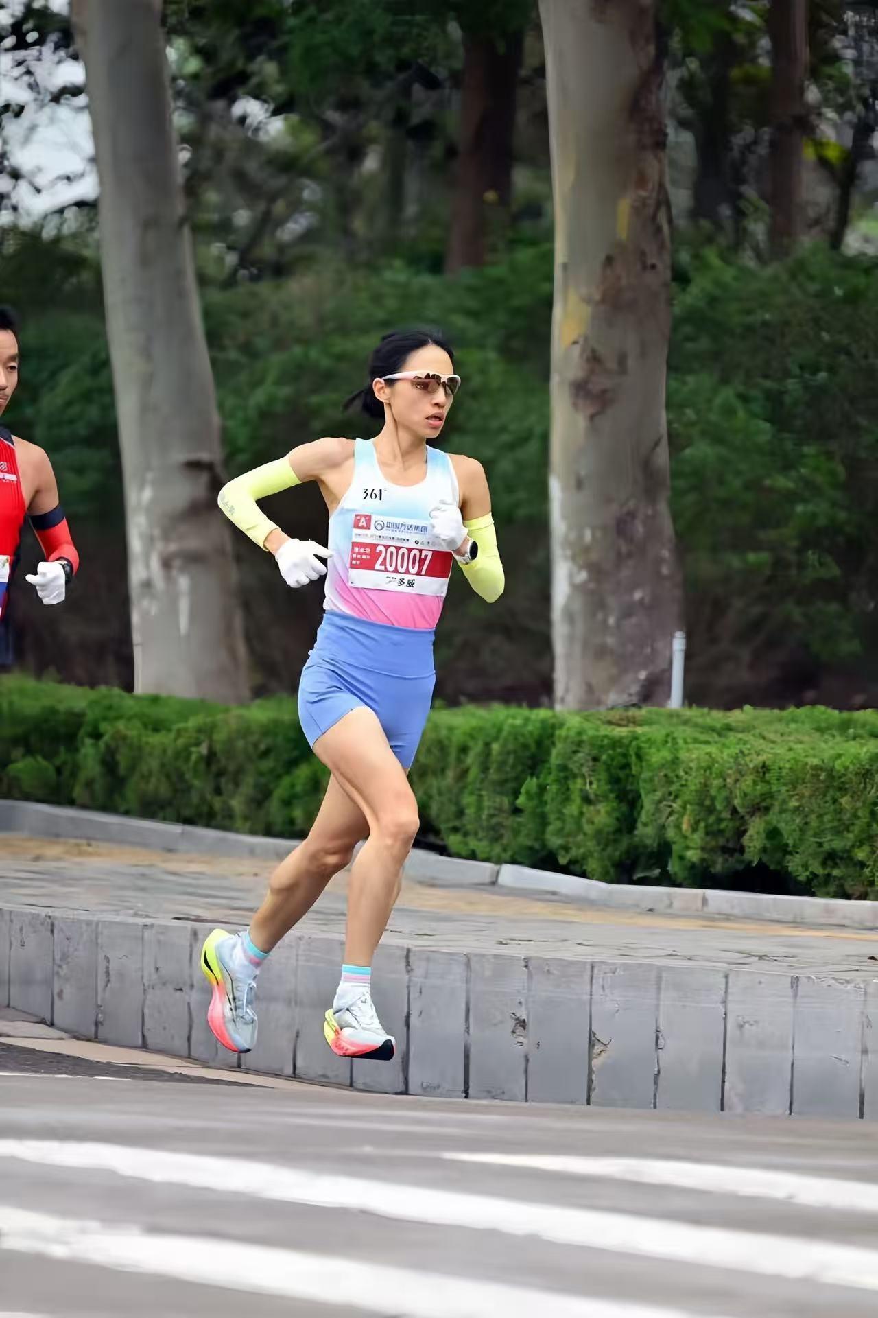 非常理解张水华没参加厦门马拉松，毕竟运动员要有一个调整时间。参加抚远东极新年马拉