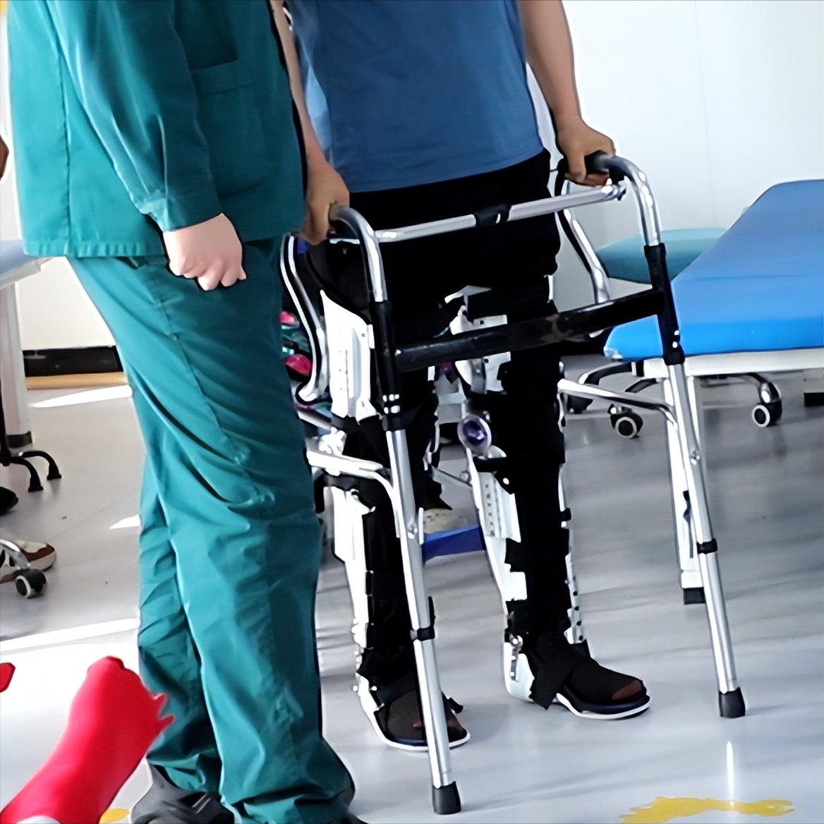 脊髓损伤后，这四个问题最折磨人了！你是哪一个？第一个，下肢无力，走路像灌铅。