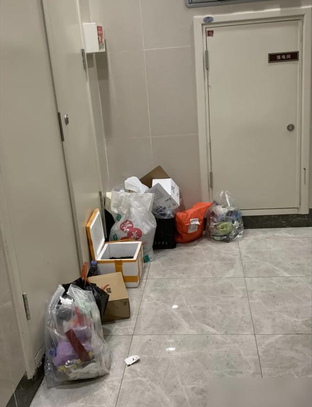 住过一梯一户才明白！这哪是买房，是把“私人小世界”搬回了家！朋友从两梯四户换成一