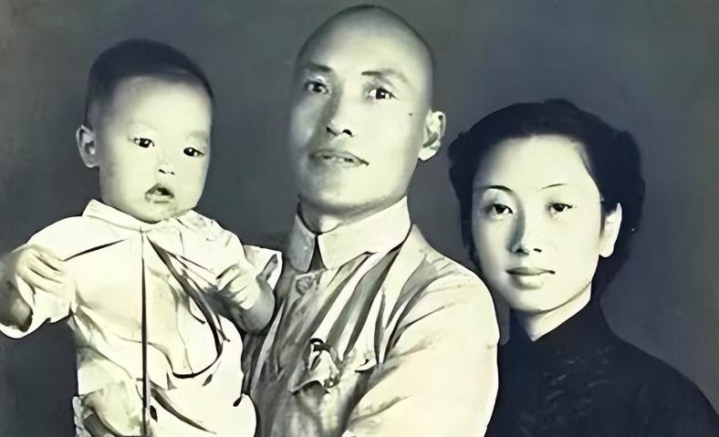战场上他曾立下誓言要生擒贺龙，兵败被俘后毅然跟随红军踏上漫漫长征路，妻子散尽所有