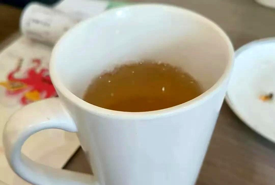 为什么要狠狠地存钱？我听过一句话，女人越有钱，就会越精致美丽。我工资到手就三千