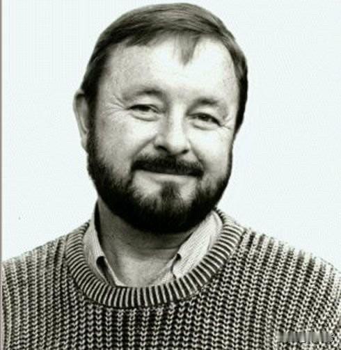 1973年，此人学会了'离开肉体'。他'意识旅行'到木星并描述了它的光环。