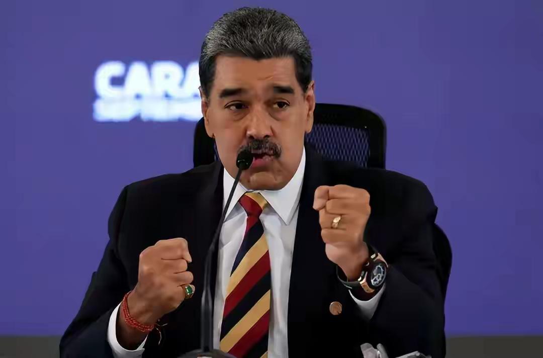 美15艘舰压境！伊朗不硬刚，反倒赢了主动权美军15艘舰艇集结阿曼湾，对伊朗