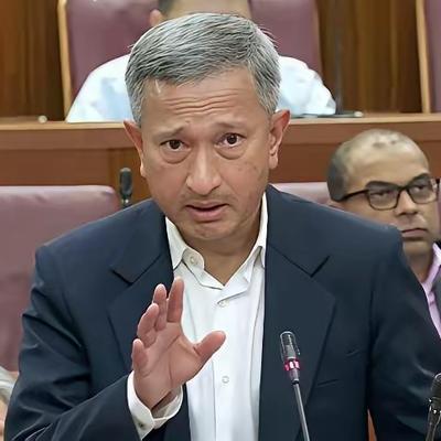 在东盟区域互联互通会议，新加坡外长维文与印尼外长蕾特诺就巴淡岛—海南洋浦港直航航