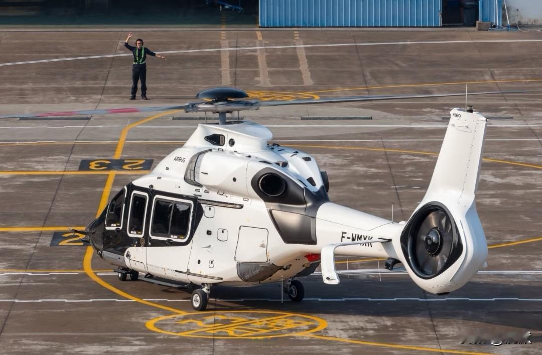 【直升机鉴赏——南航通航首架空客H160直升机完成首次试飞，即将正式交付！】空客