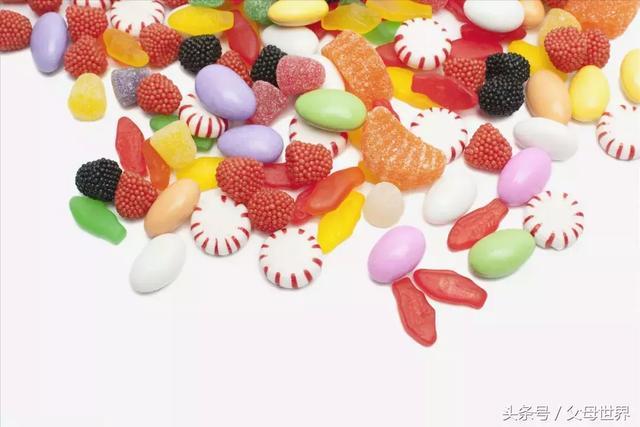 别再用糖果奖励孩子了, 小心孩子智商低!