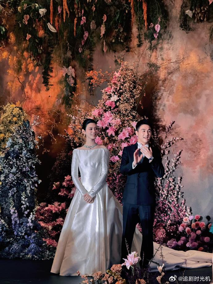 #何猷君两场婚礼是妈妈操办的#何猷君和奚梦瑶两场婚礼全是妈妈梁安琪一手操办！从法国古堡到澳门答谢宴，
