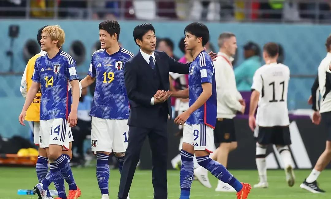 国足惨败印尼后日本6-0血洗！青训断代埋祸根，U16大胜澳洲燃希望