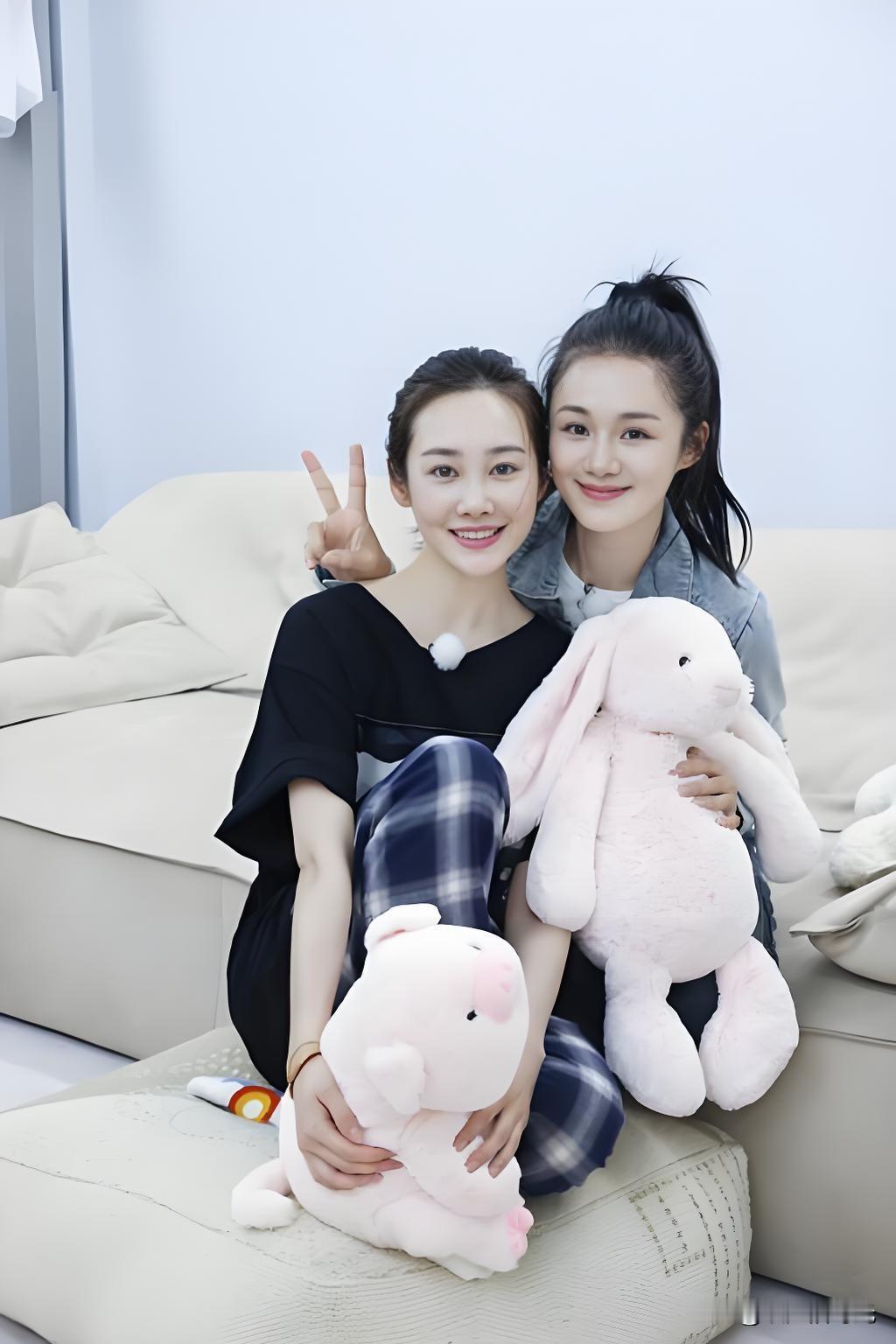 李纯长着这样一张脸，总会引起别人误会。从小到大她身边总有人问她:李纯，你怎么